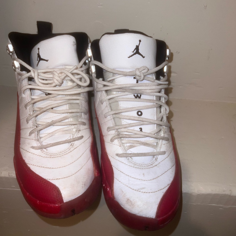 AIR JORDAN 12 RETRO (BIG KID)